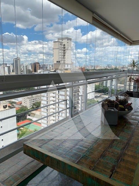 Apartamento em Moema